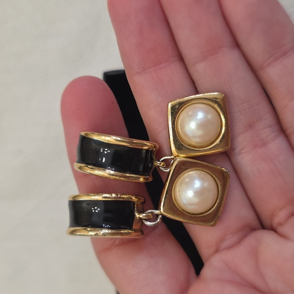 Givenchy Vintage Elegant Gold Tone and Black Clip On Earrings with Pearl Accent - Picture 4 of 6